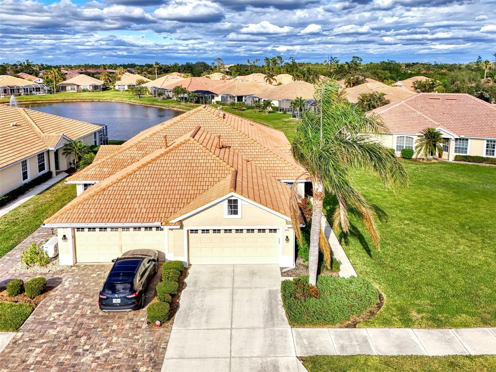 4980 WHISPERING OAKS DR