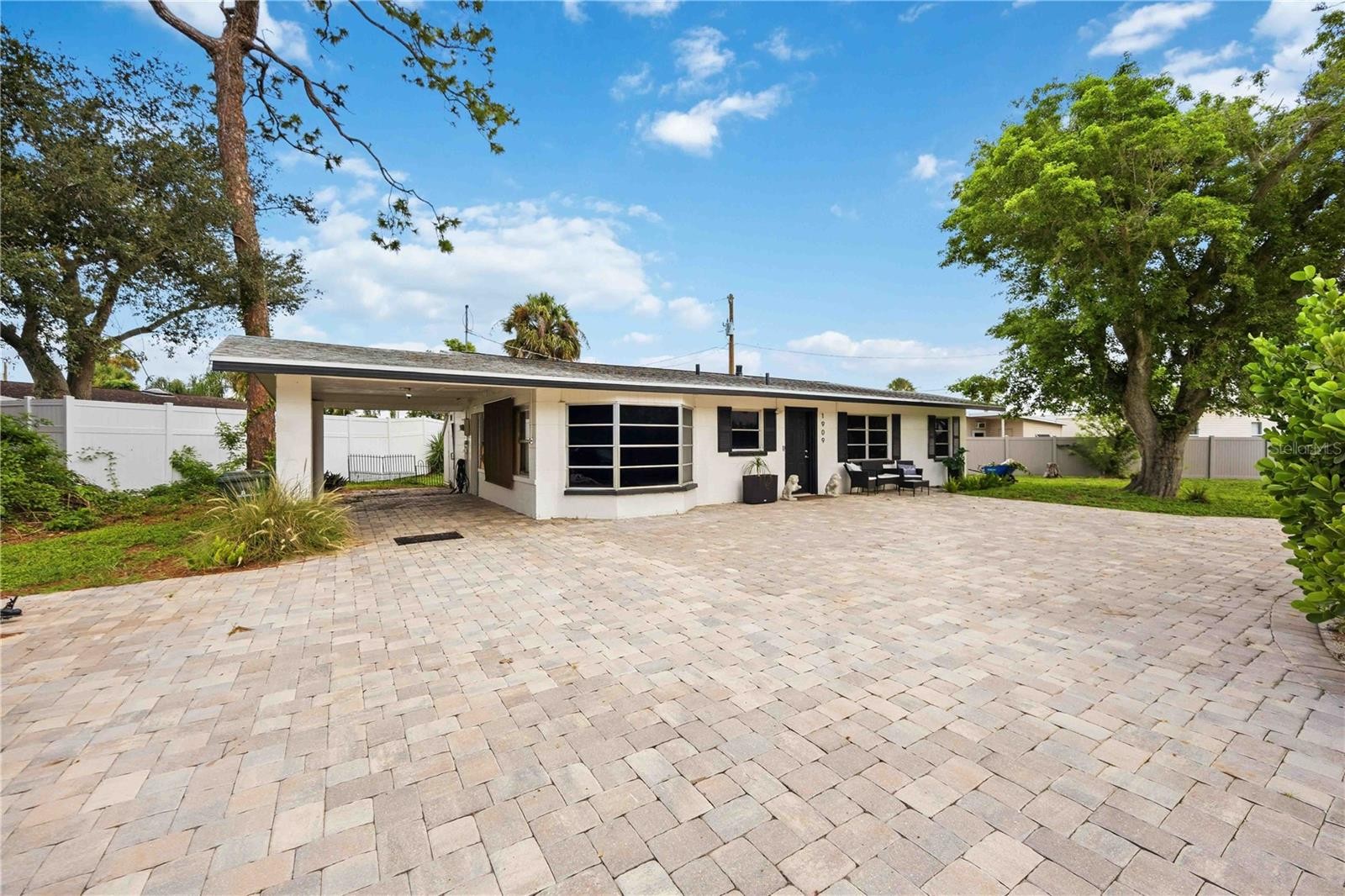 1909 BUCCANEER DR