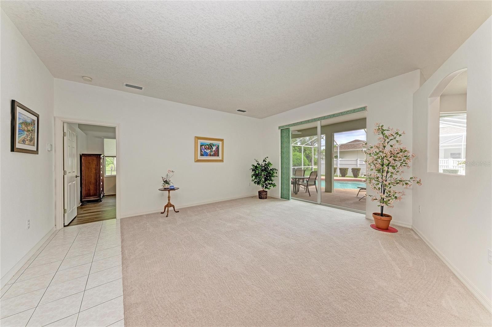 523 OAK BAY DR