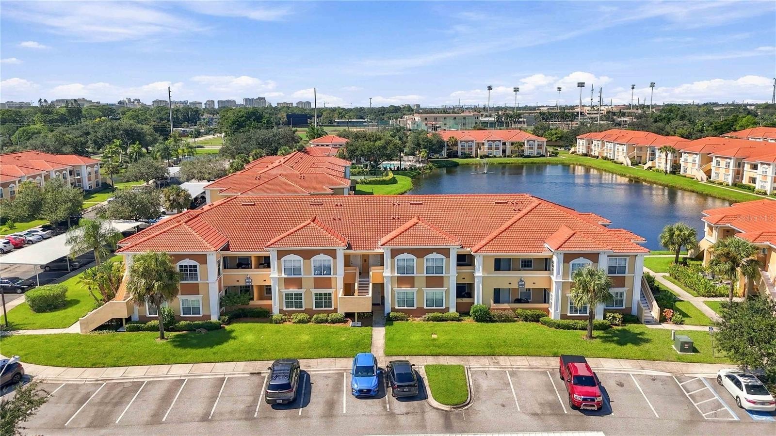 1015 VILLAGIO CIR #102