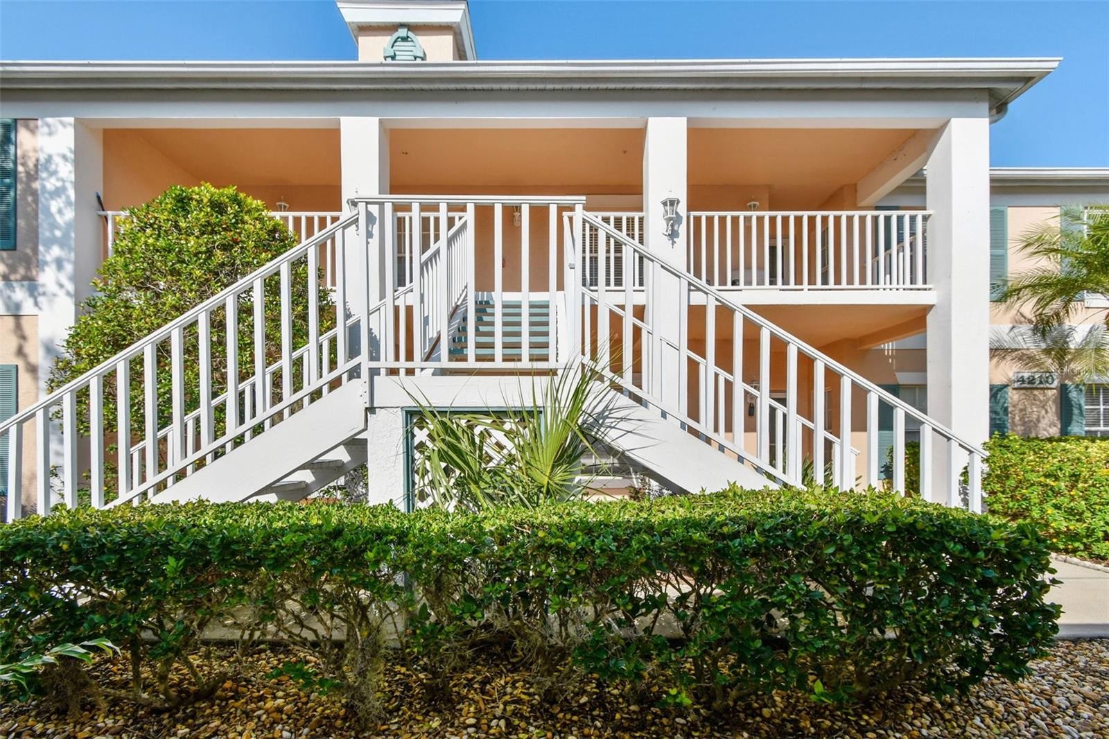 4210 CADDIE DR E #202