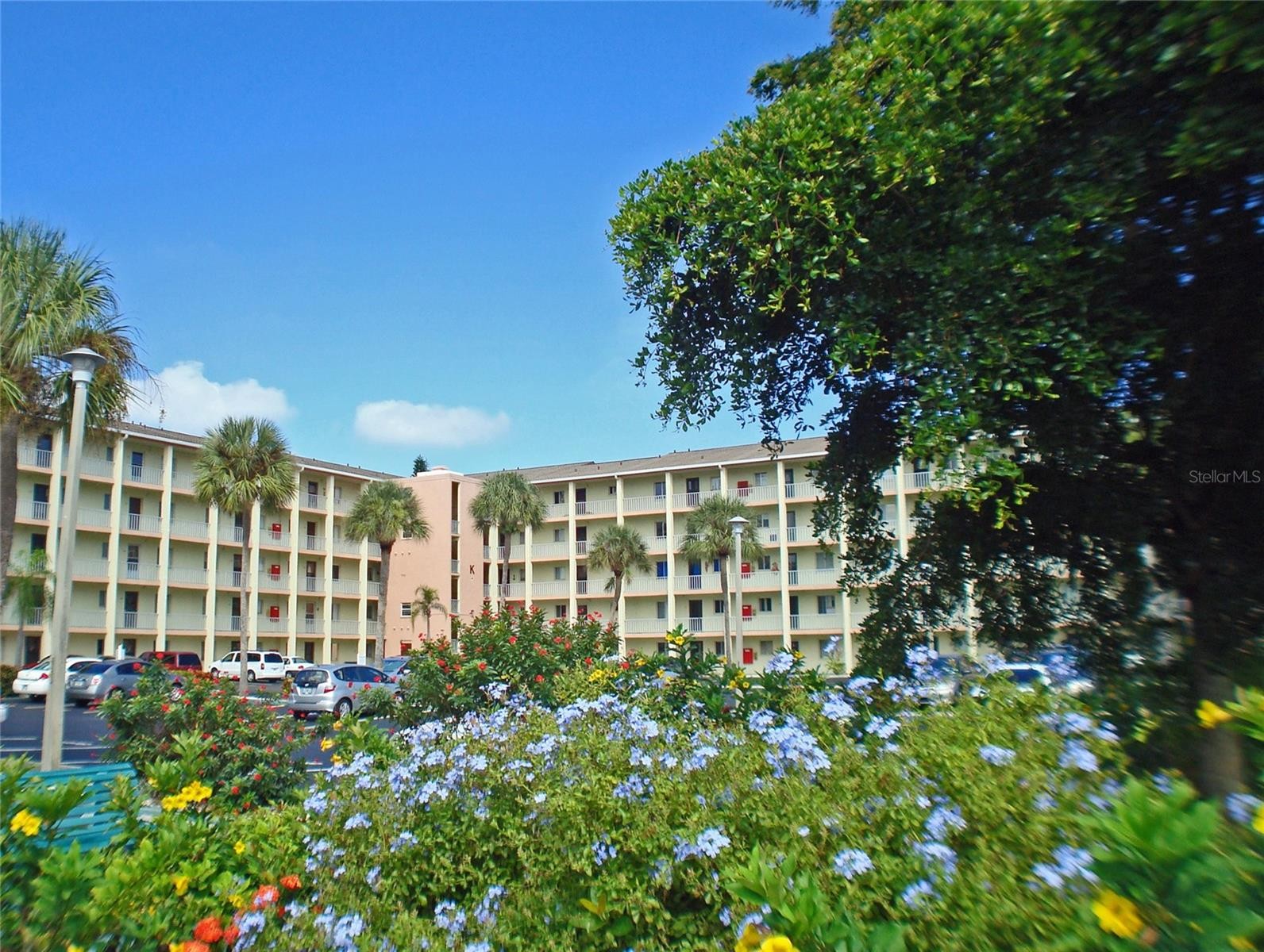 3772 LAKE BAYSHORE DR #K-517