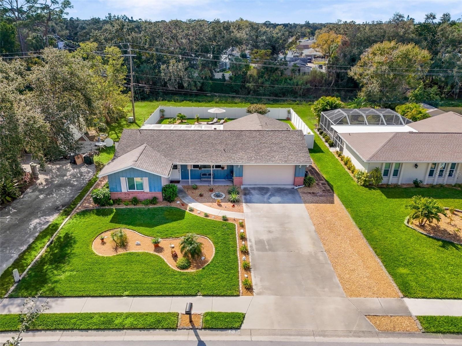 5852 WHISTLEWOOD CIR