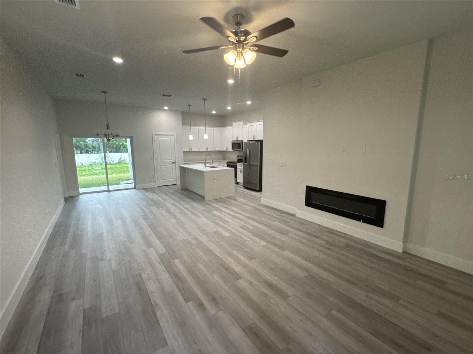 2231 VANCOUVER LN