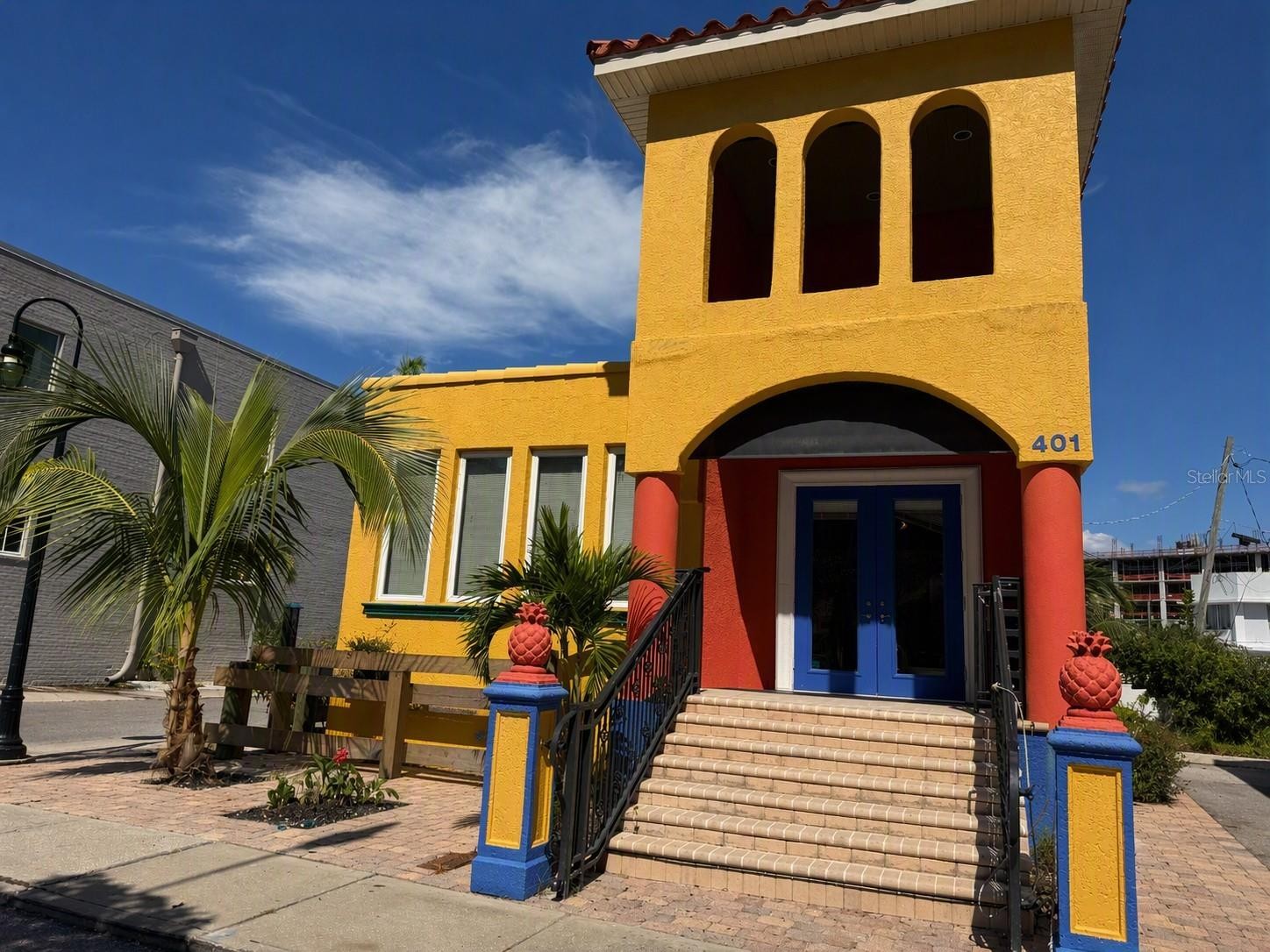 401 BURNS CT