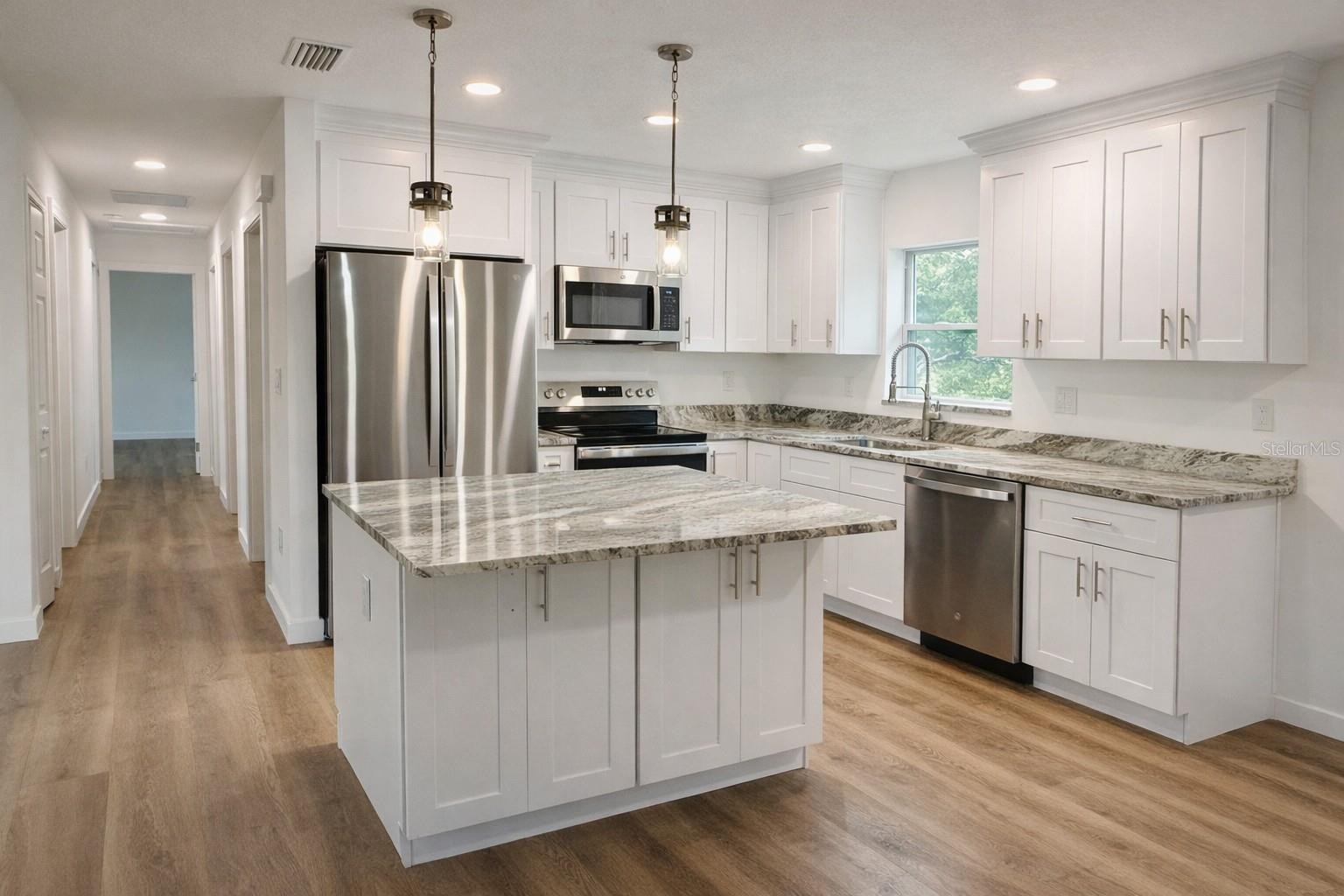 305 19TH STREET EAST