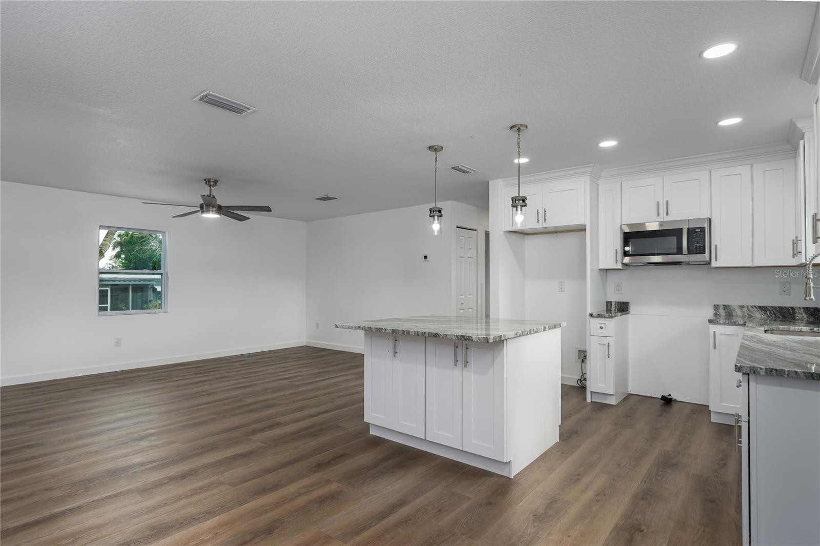 305 19TH STREET EAST