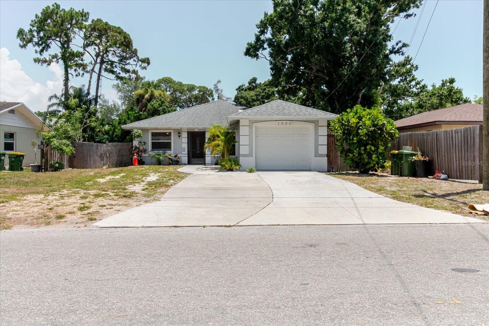 1080 MECCA DR