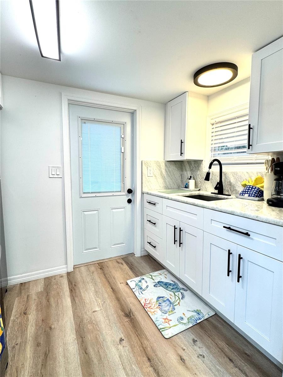 640 BROADWAY ST #Cottage