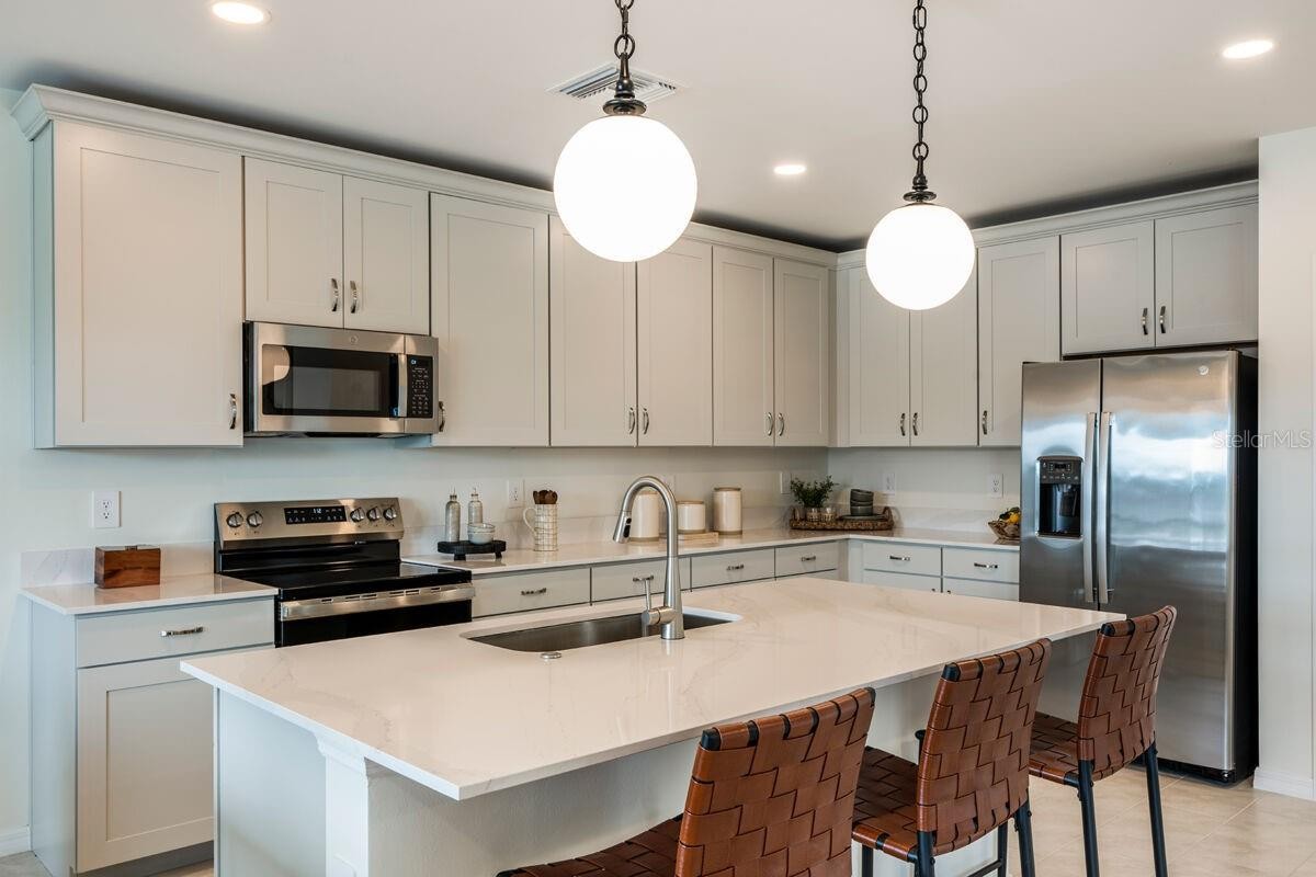 9617 VIBRANT LN
