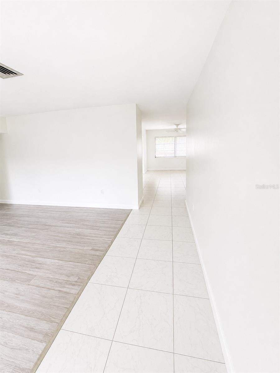 2428 LINWOOD DR