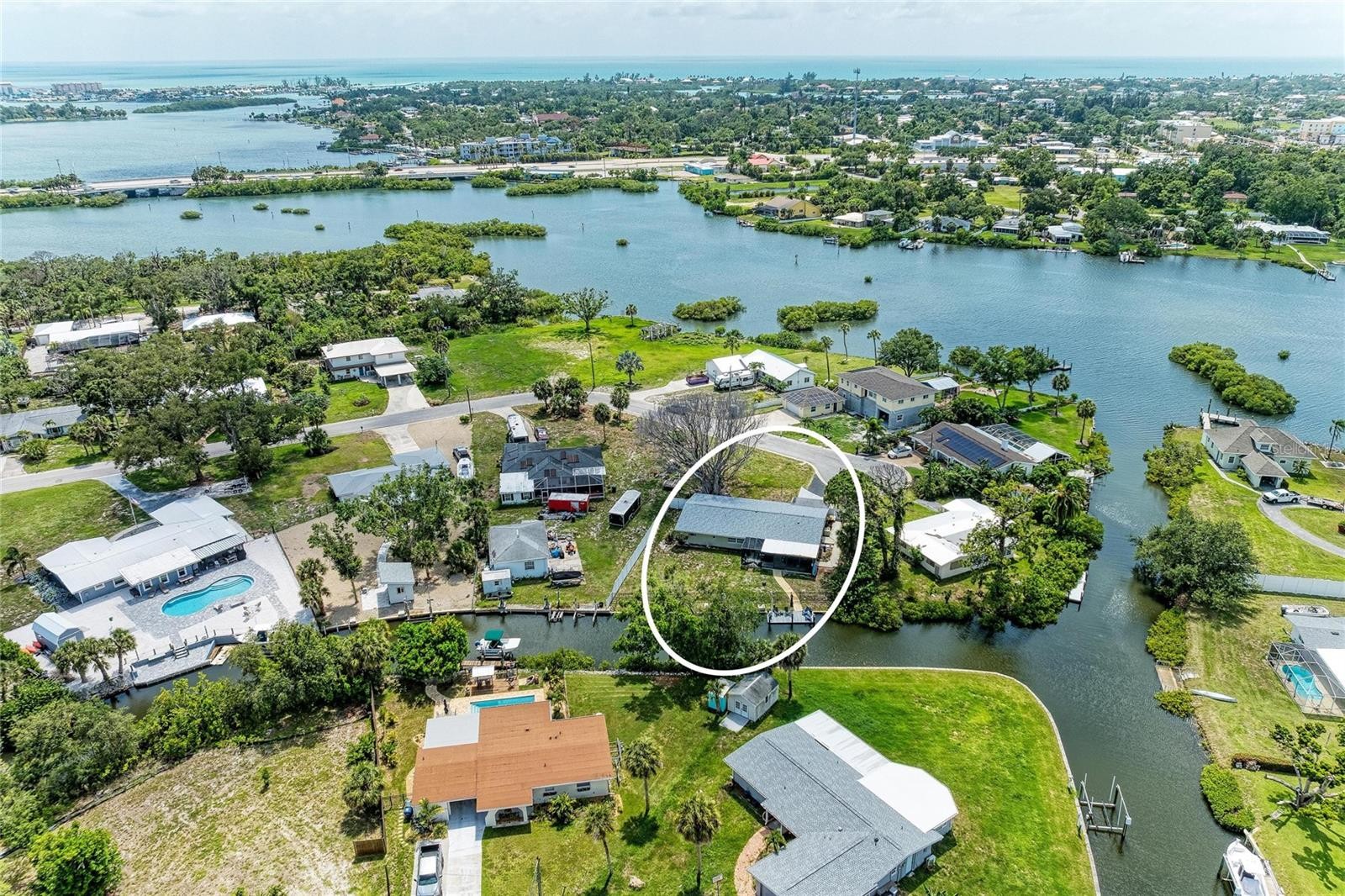 302 DONA DR