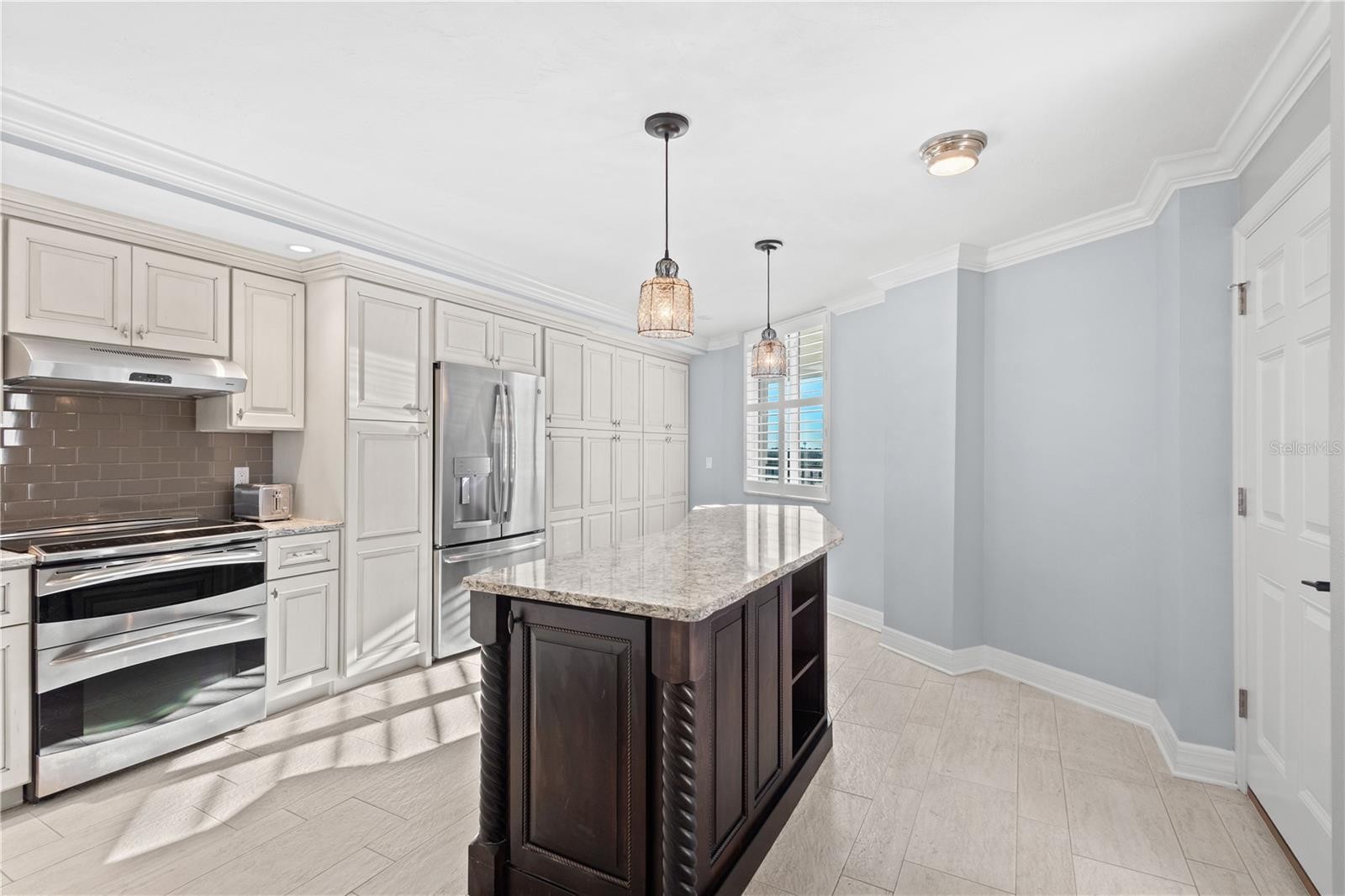 5880 MIDNIGHT PASS RD #804