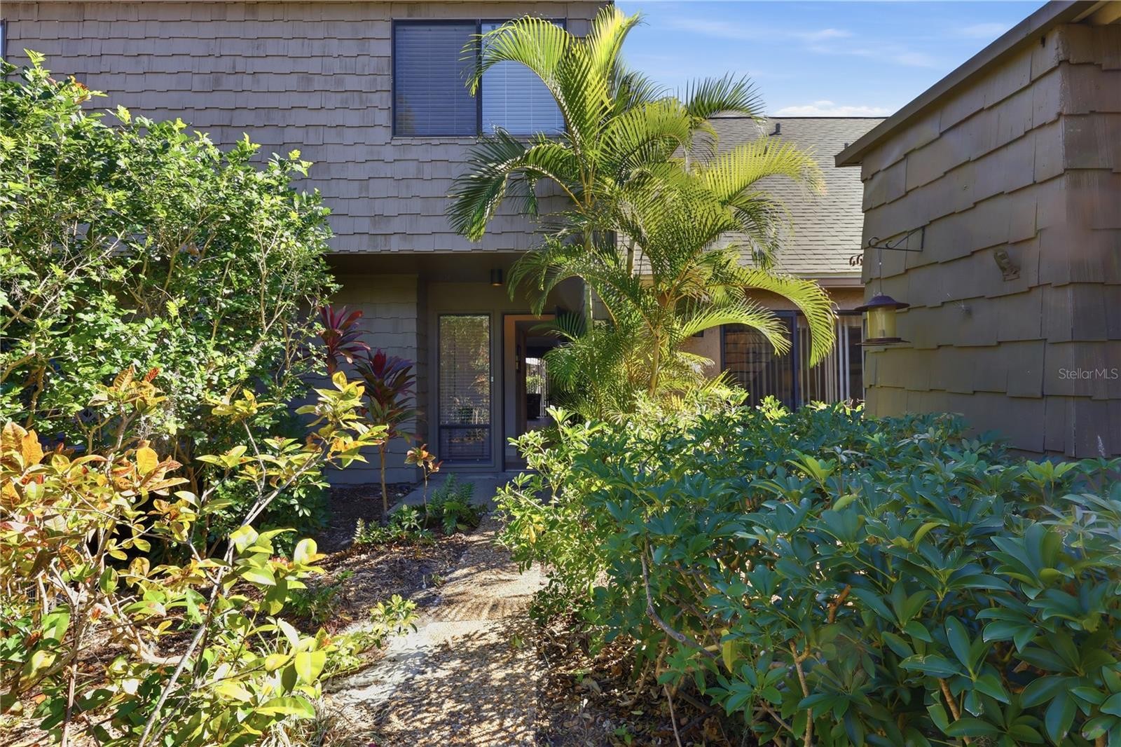 1630 TREEHOUSE CIR #TR104