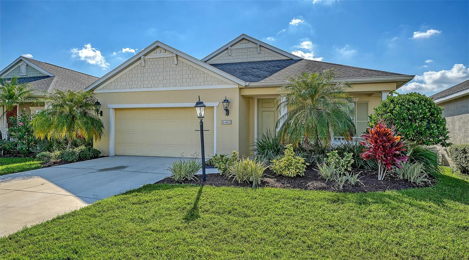 4620 WHISPERING LEAVES DR