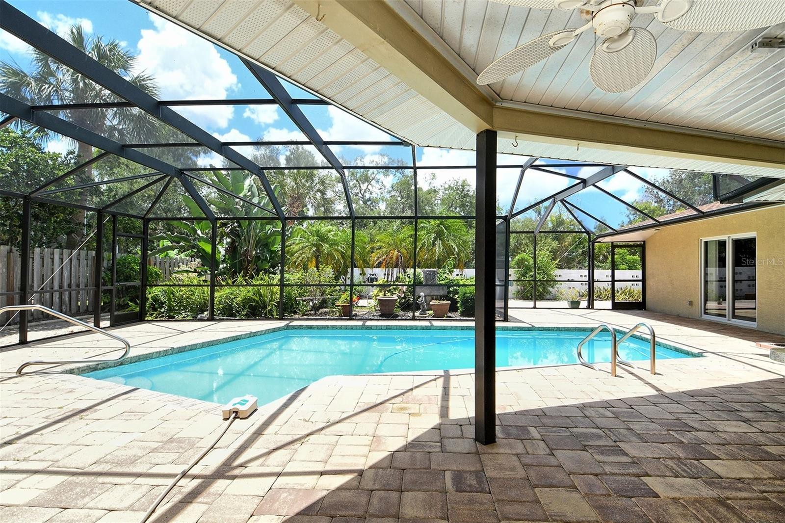 3140 ESPANOLA DR