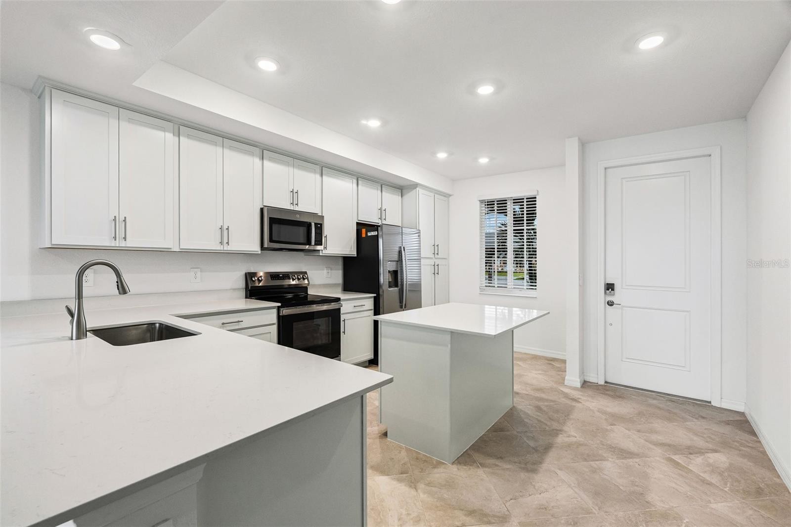 19140 SCALLOP LOOP #105