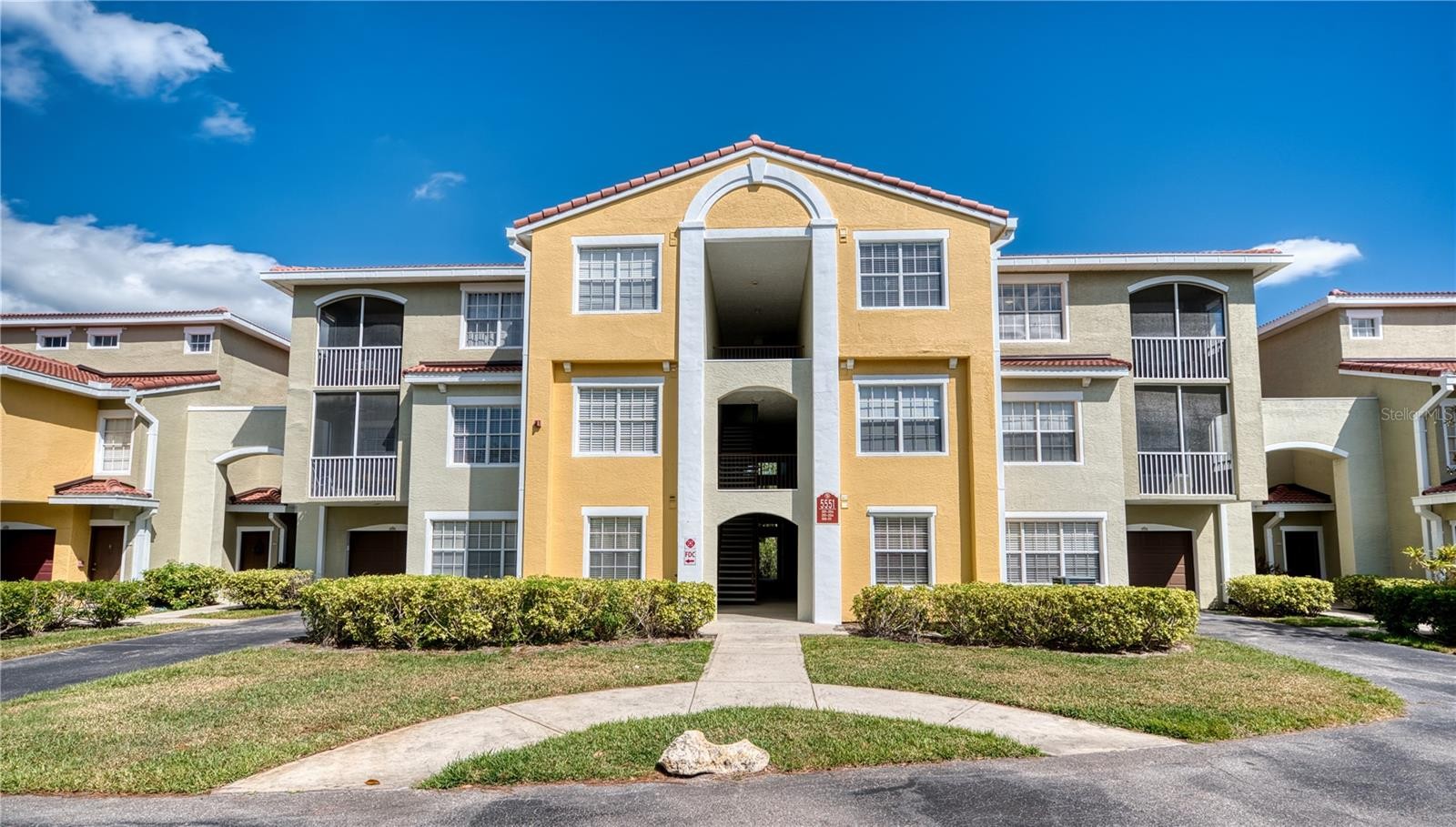 5551 BENTGRASS DR #11-303