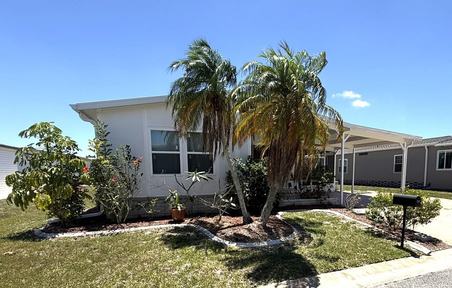 717 RIVERVIEW CIR