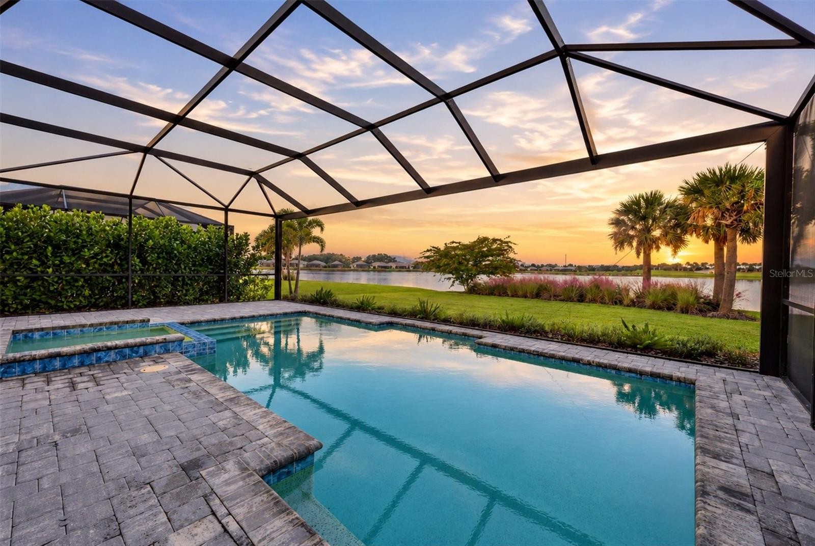 1104 WATERLINE CT