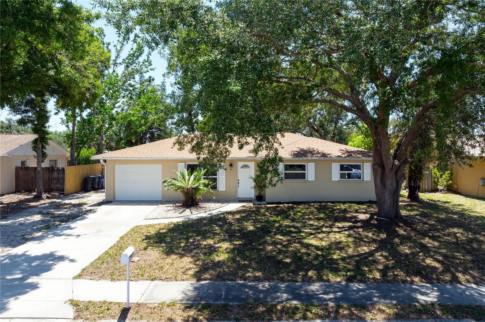 5446 FOXWOOD DR