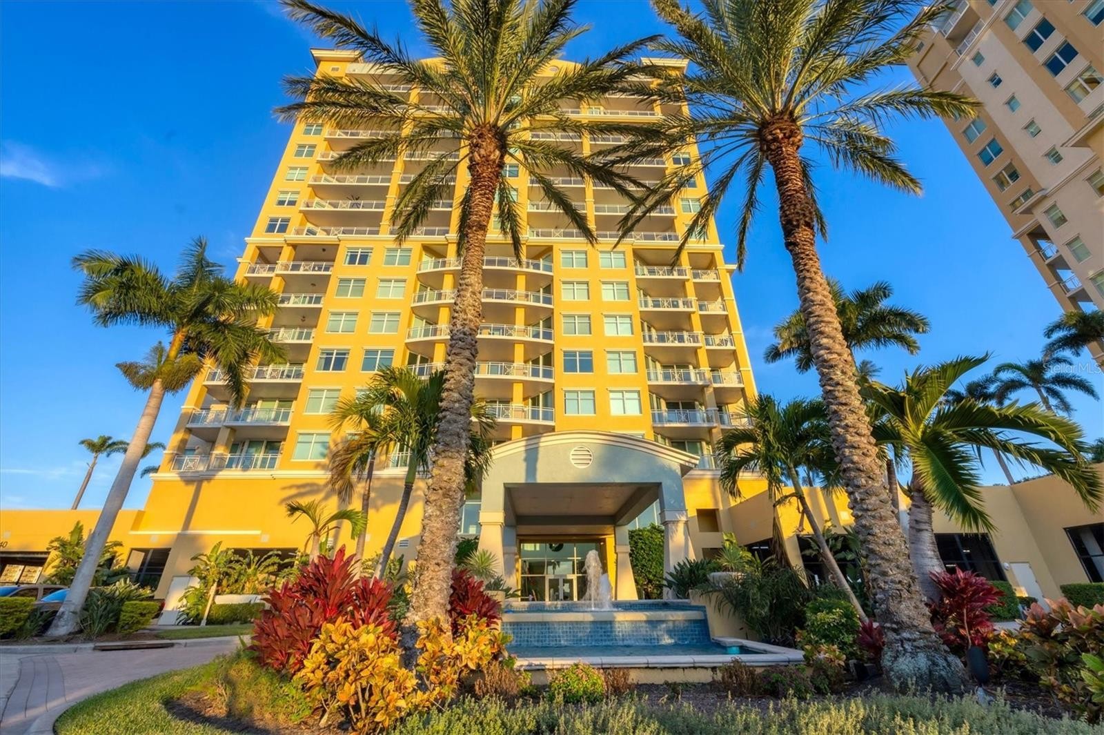 140 RIVIERA DUNES WAY #1001