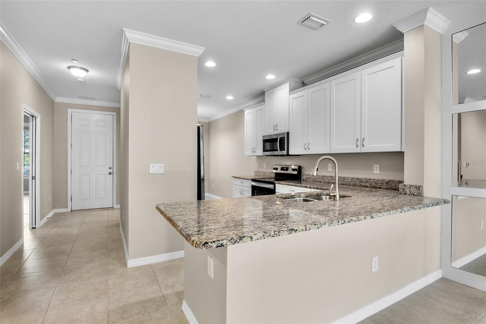 5425 CICERONE ST #102