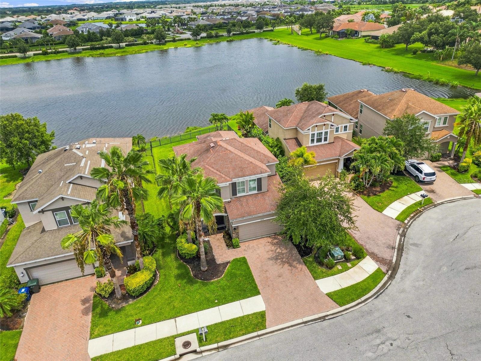 8478 NANDINA DR