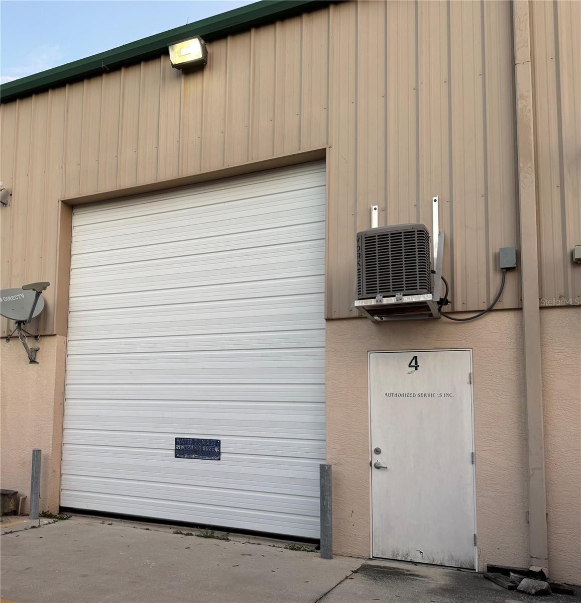 121 TRIPLE DIAMOND BLVD #4