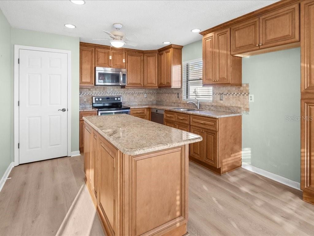 411 CYPRESS FOREST DR