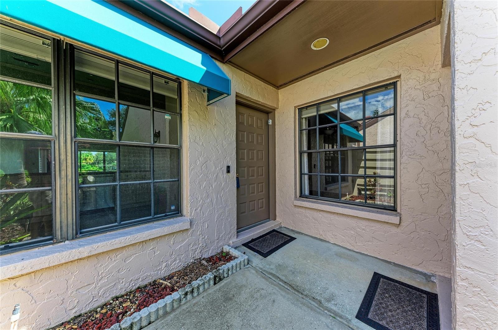 6085 CLUBSIDE DR