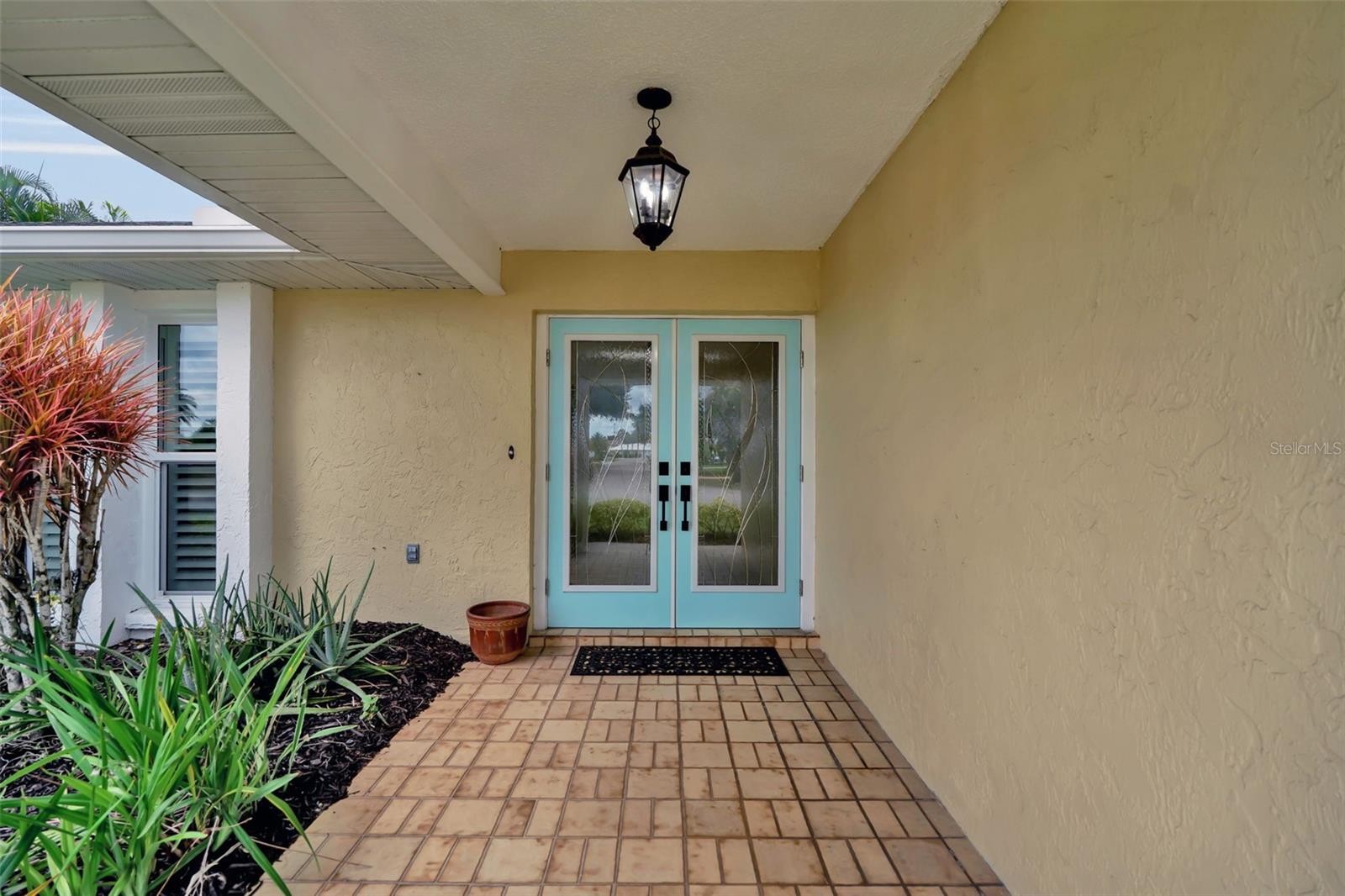 732 S GONDOLA DR