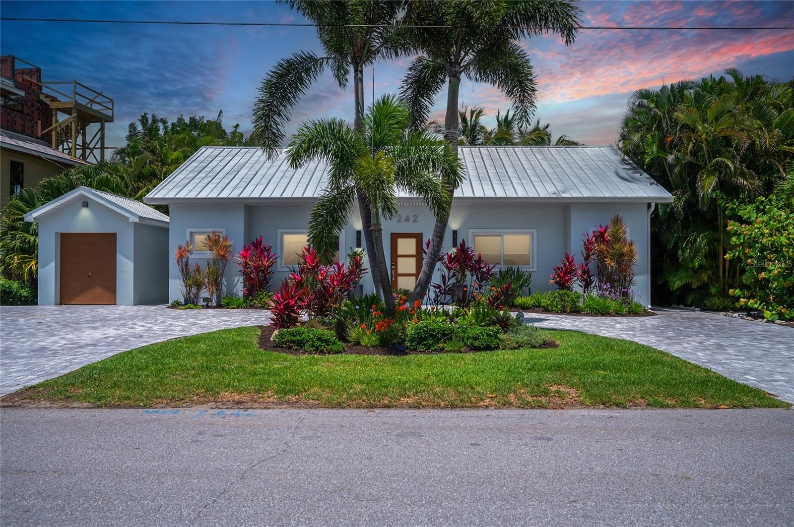 242 GLADIOLUS ST