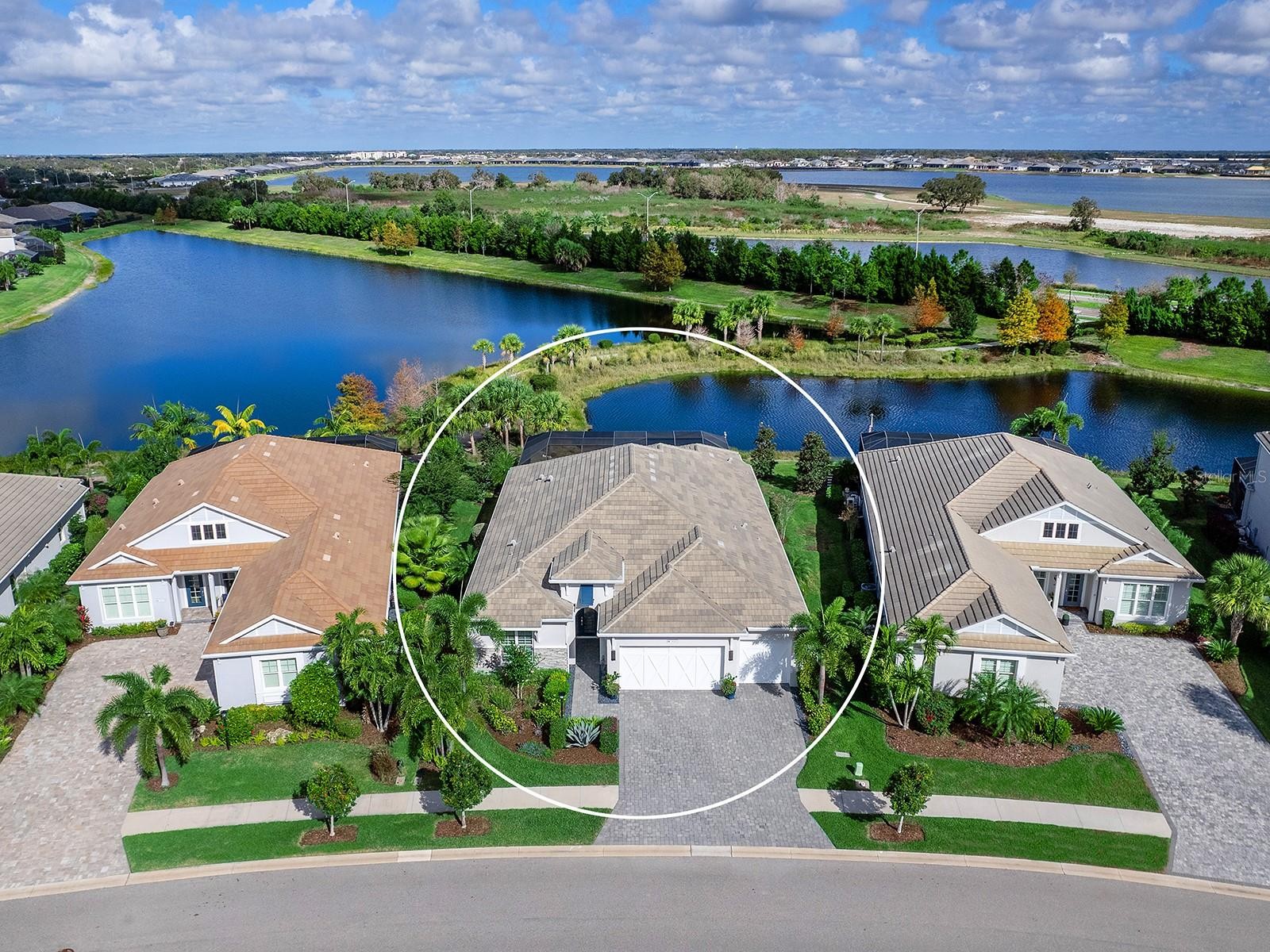 8262 GRANDE SHORES DR