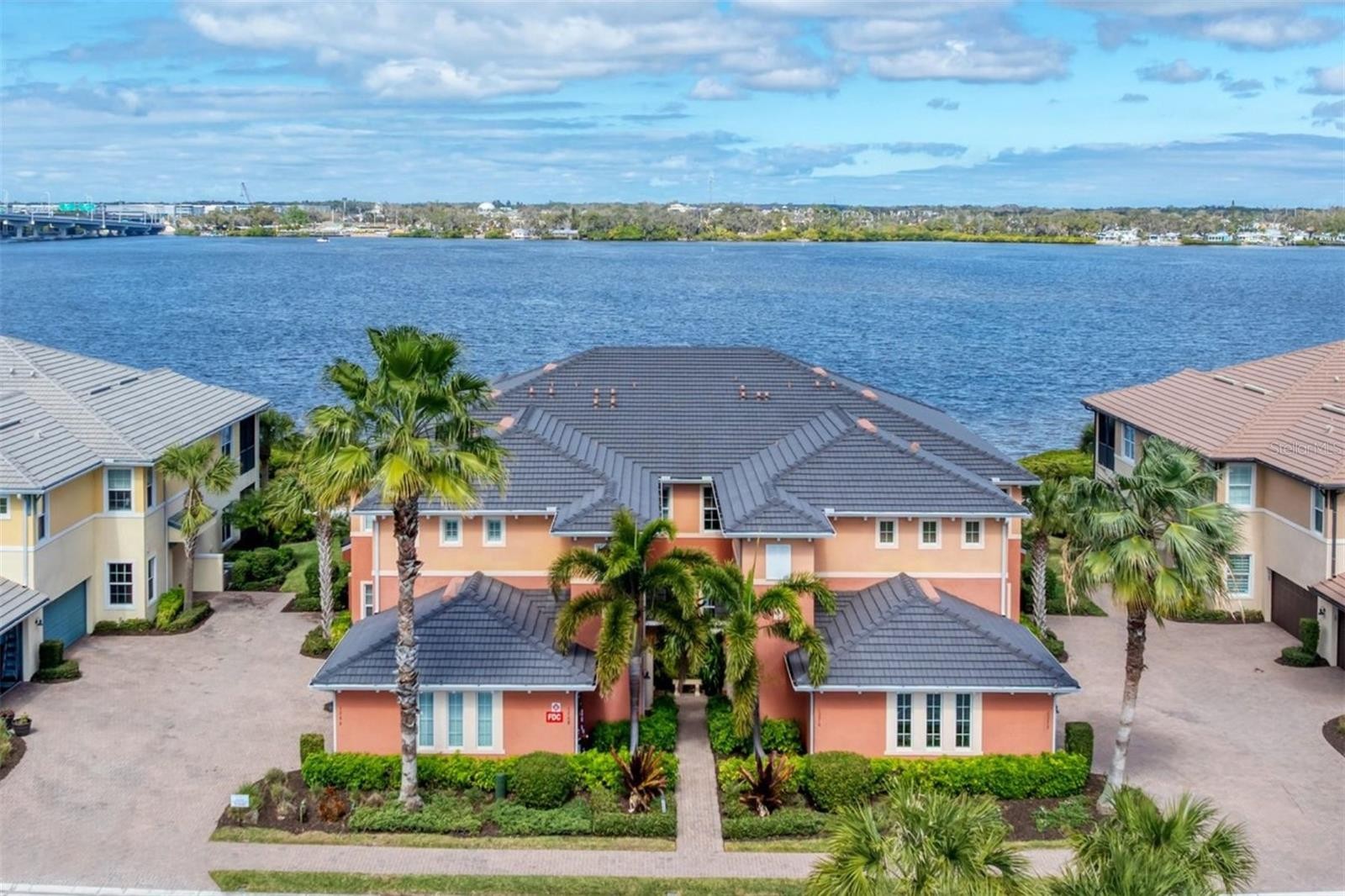 1266 RIVERSCAPE ST #A