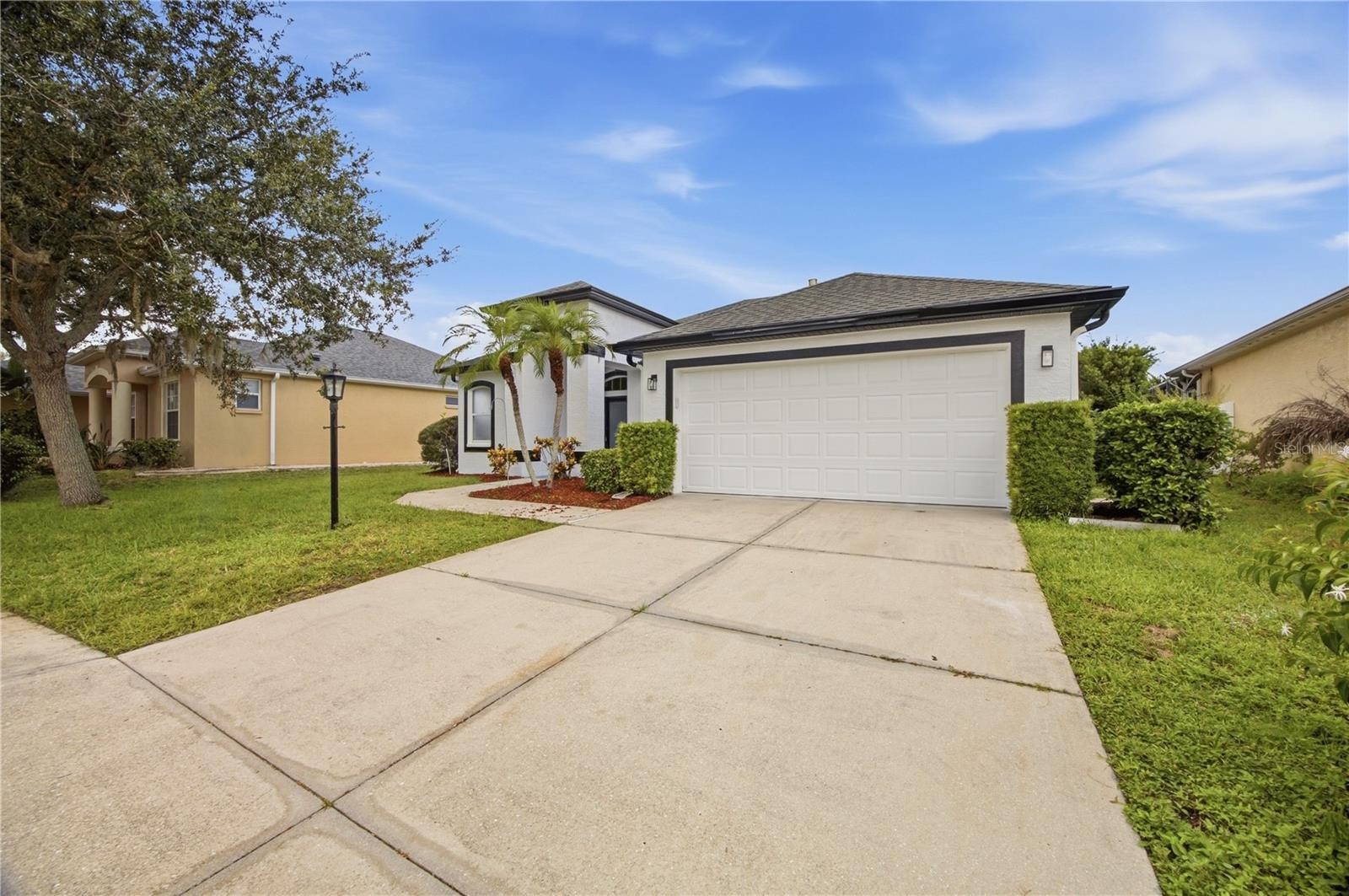 518 HUNTER LN