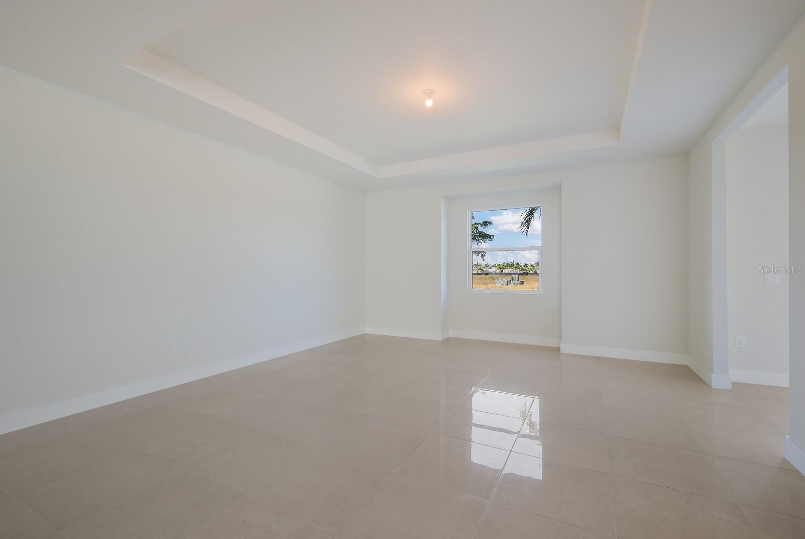 6009 WHITE MANGROVE LN