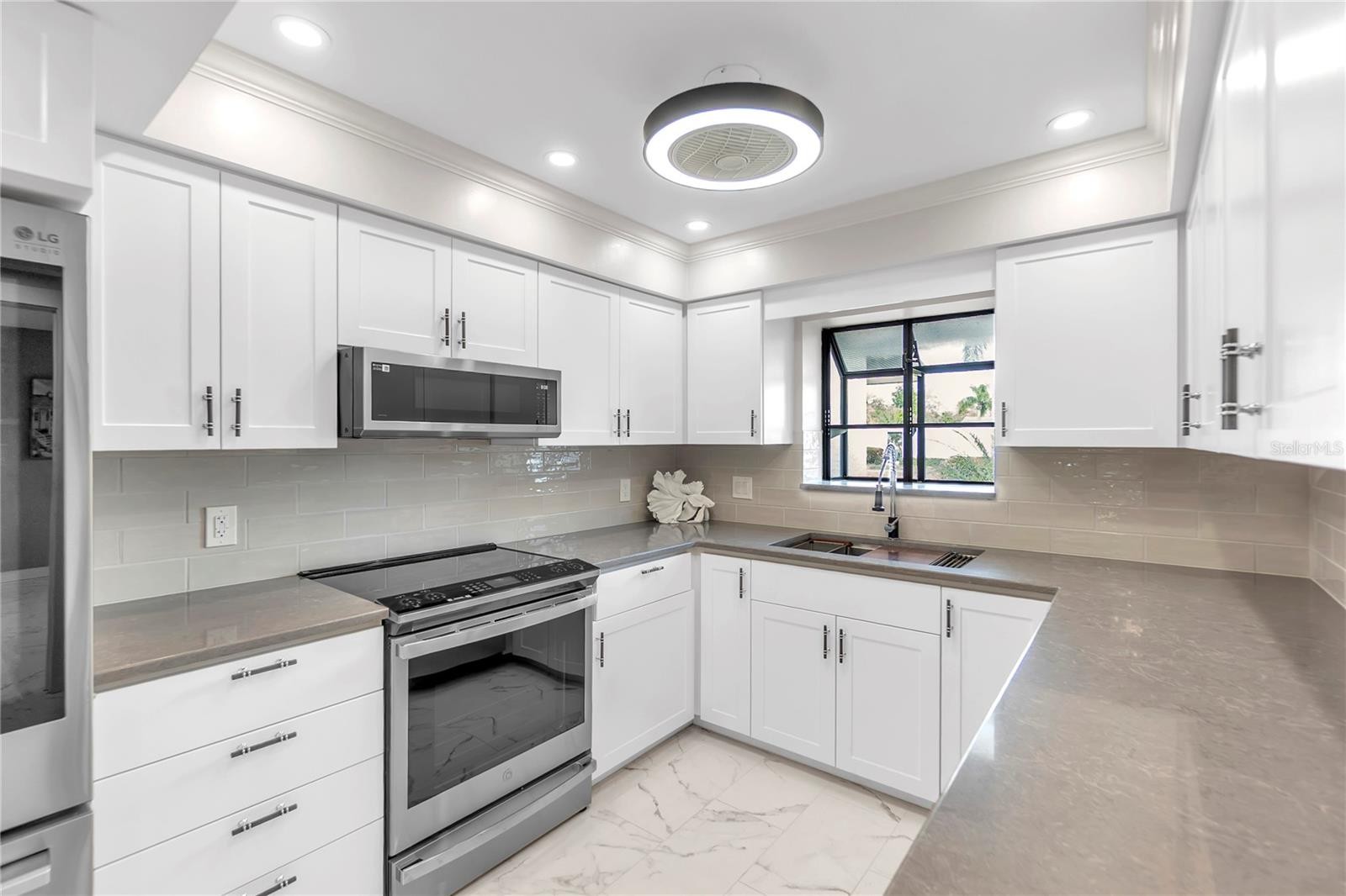 6135 HERITAGE LN #6135