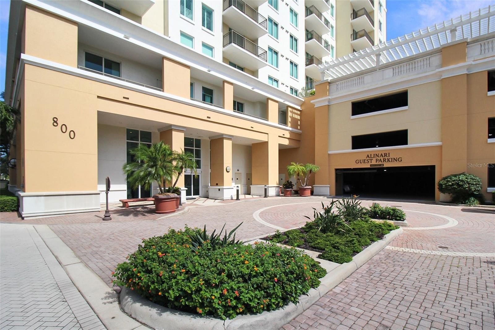 800 N TAMIAMI TRL #806
