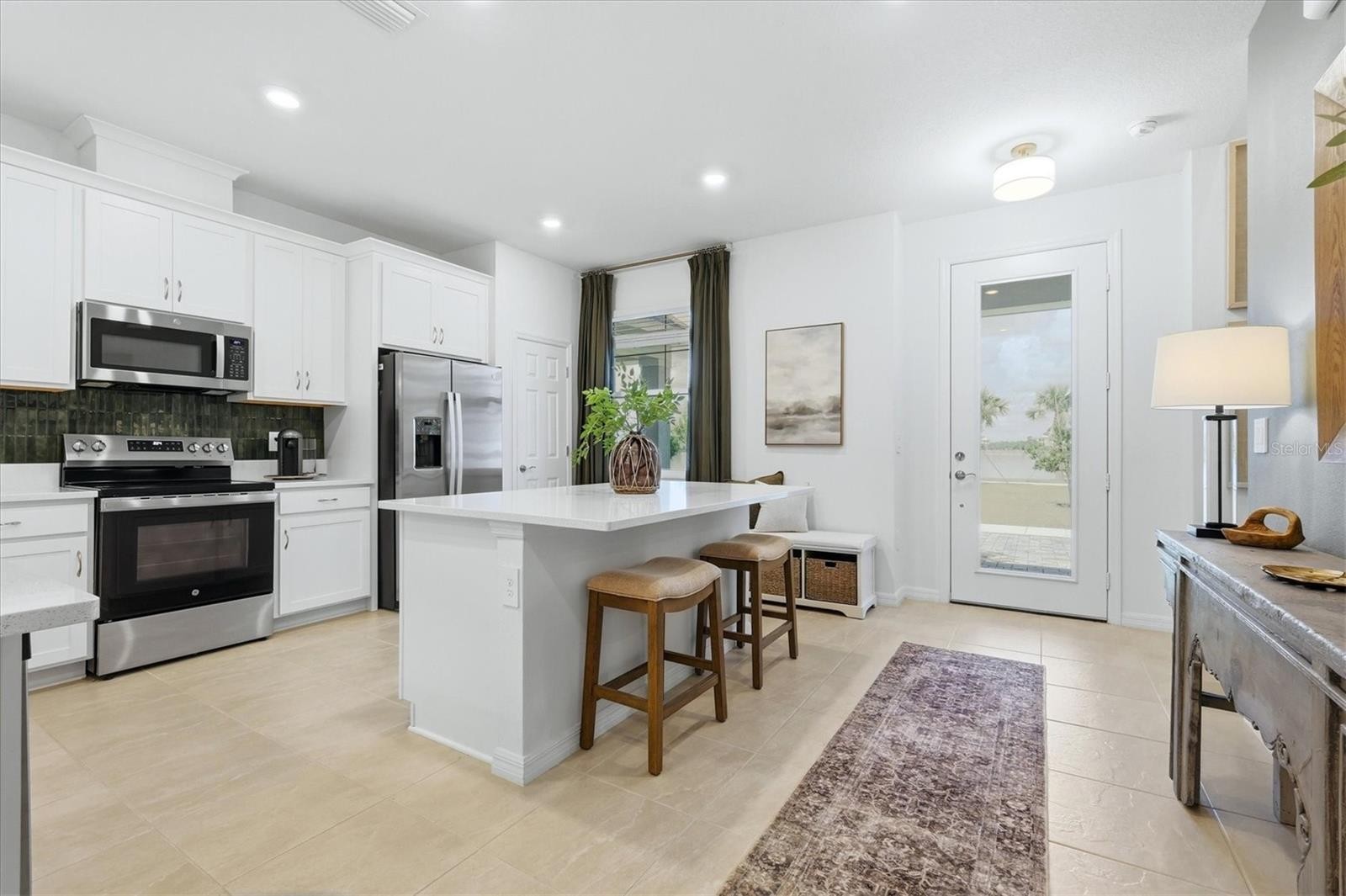 7392 CABIN LN