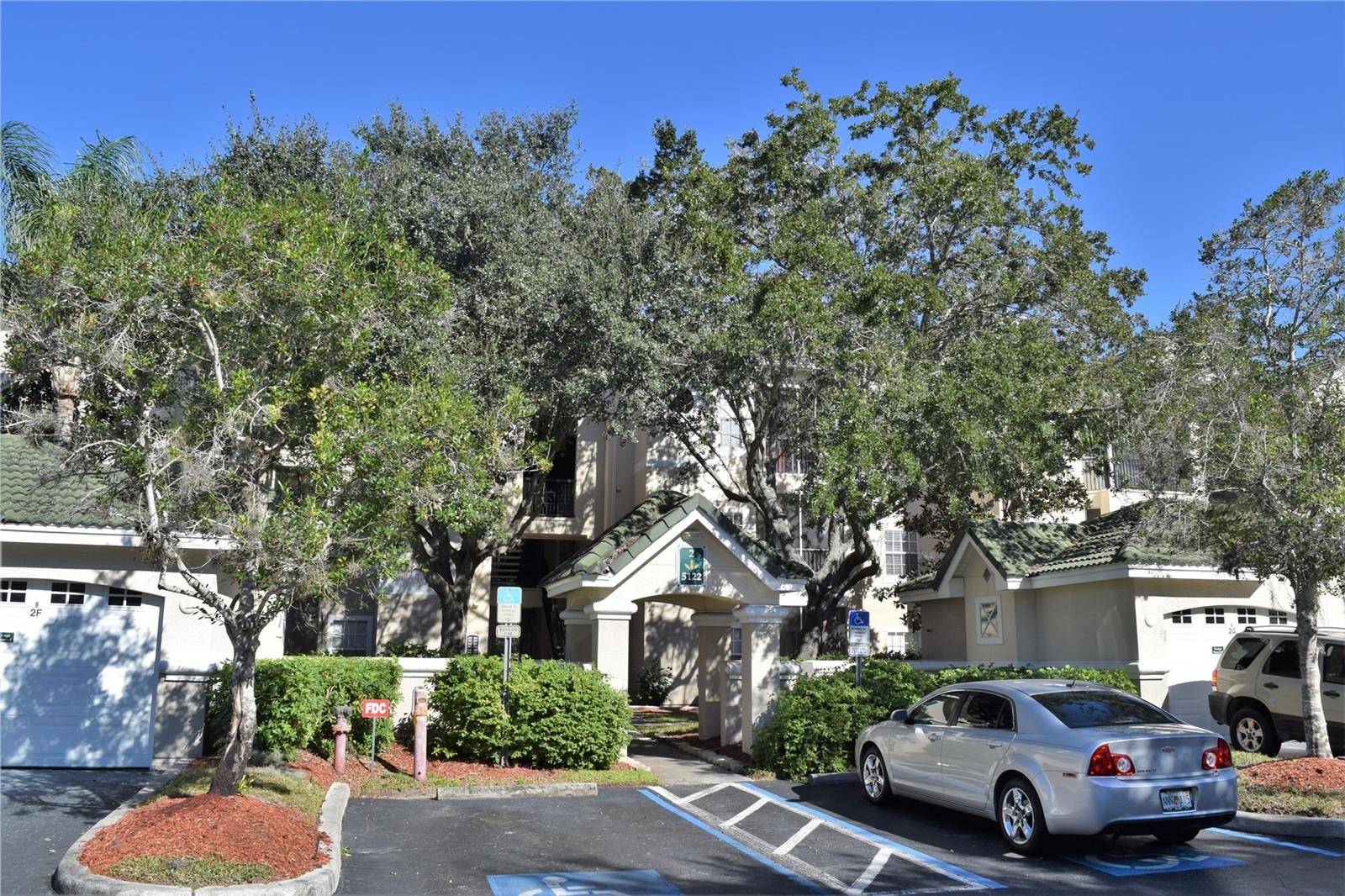 5122 NORTHRIDGE RD #202