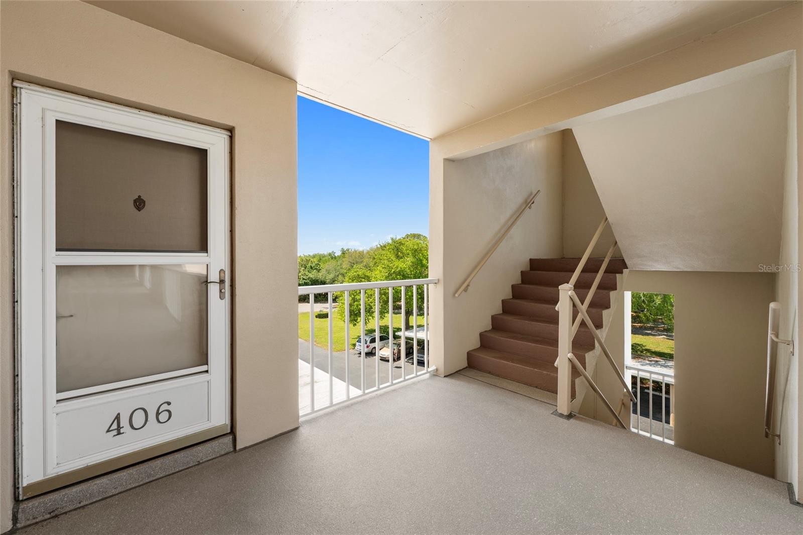 3640 IRONWOOD CIR #406N