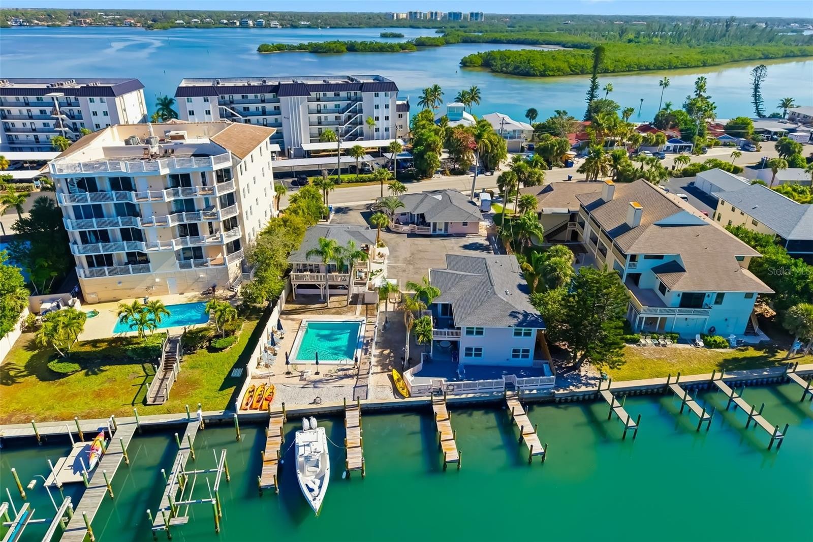 9022 MIDNIGHT PASS RD