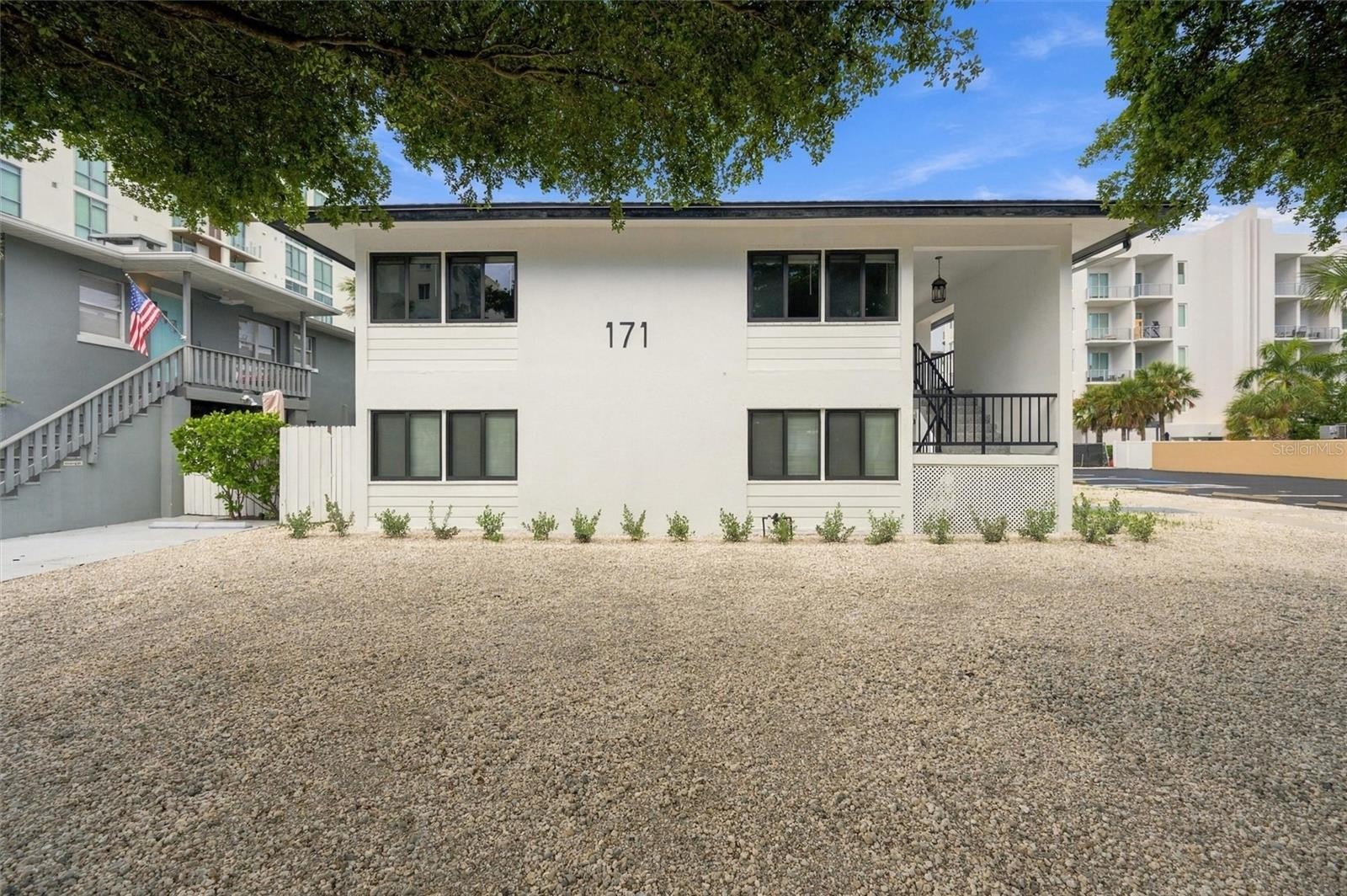 171 GOLDEN GATE PT