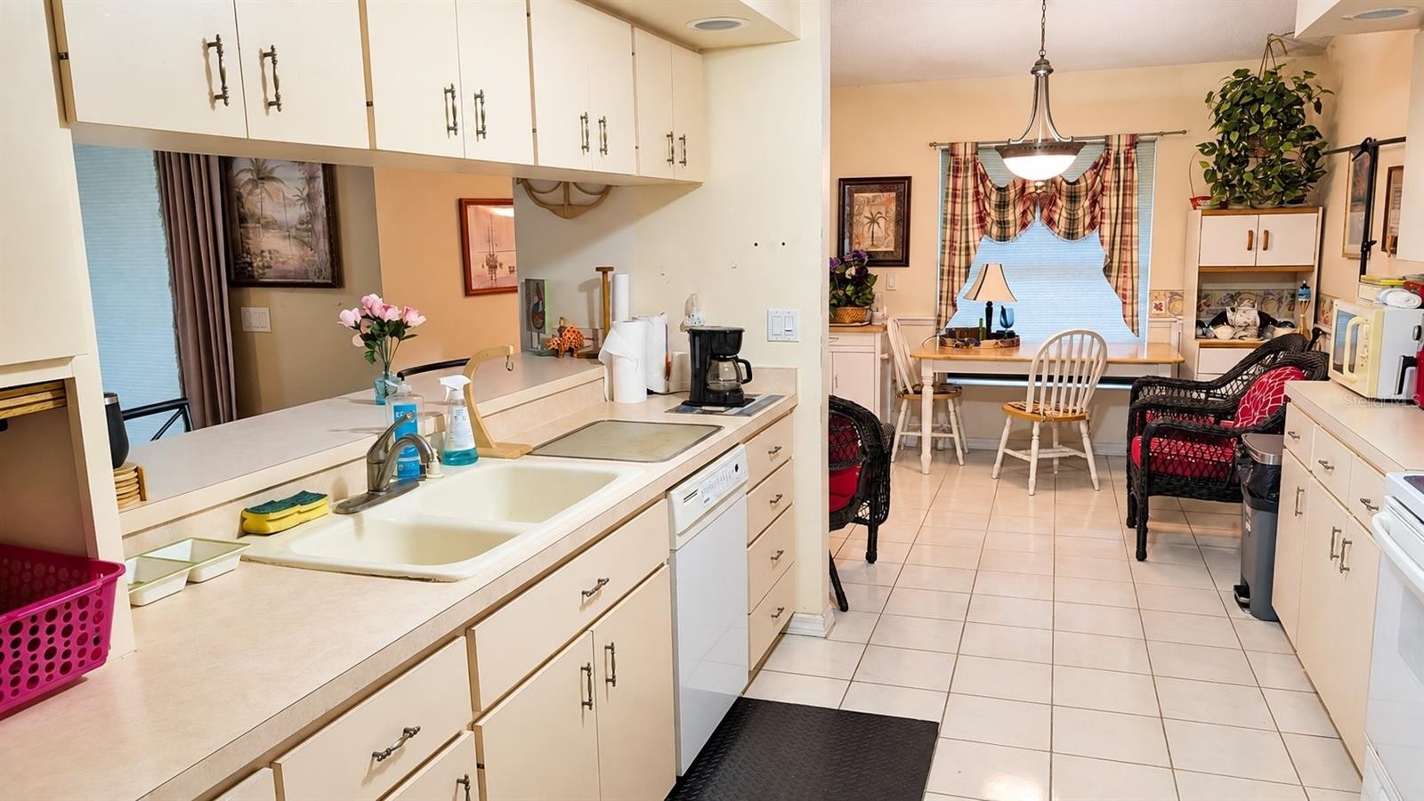 3714 POND VIEW LN