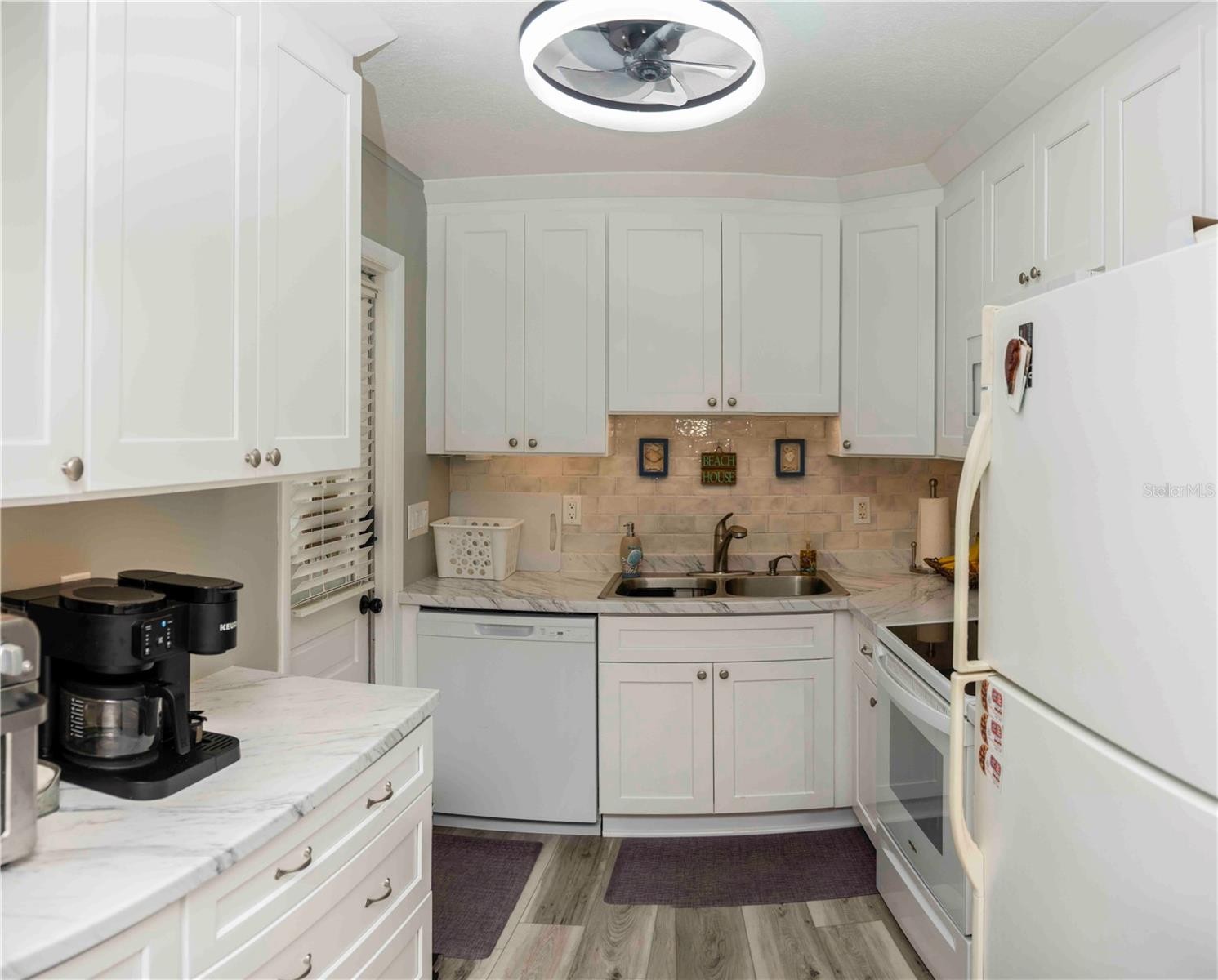 6024 CORAL WAY