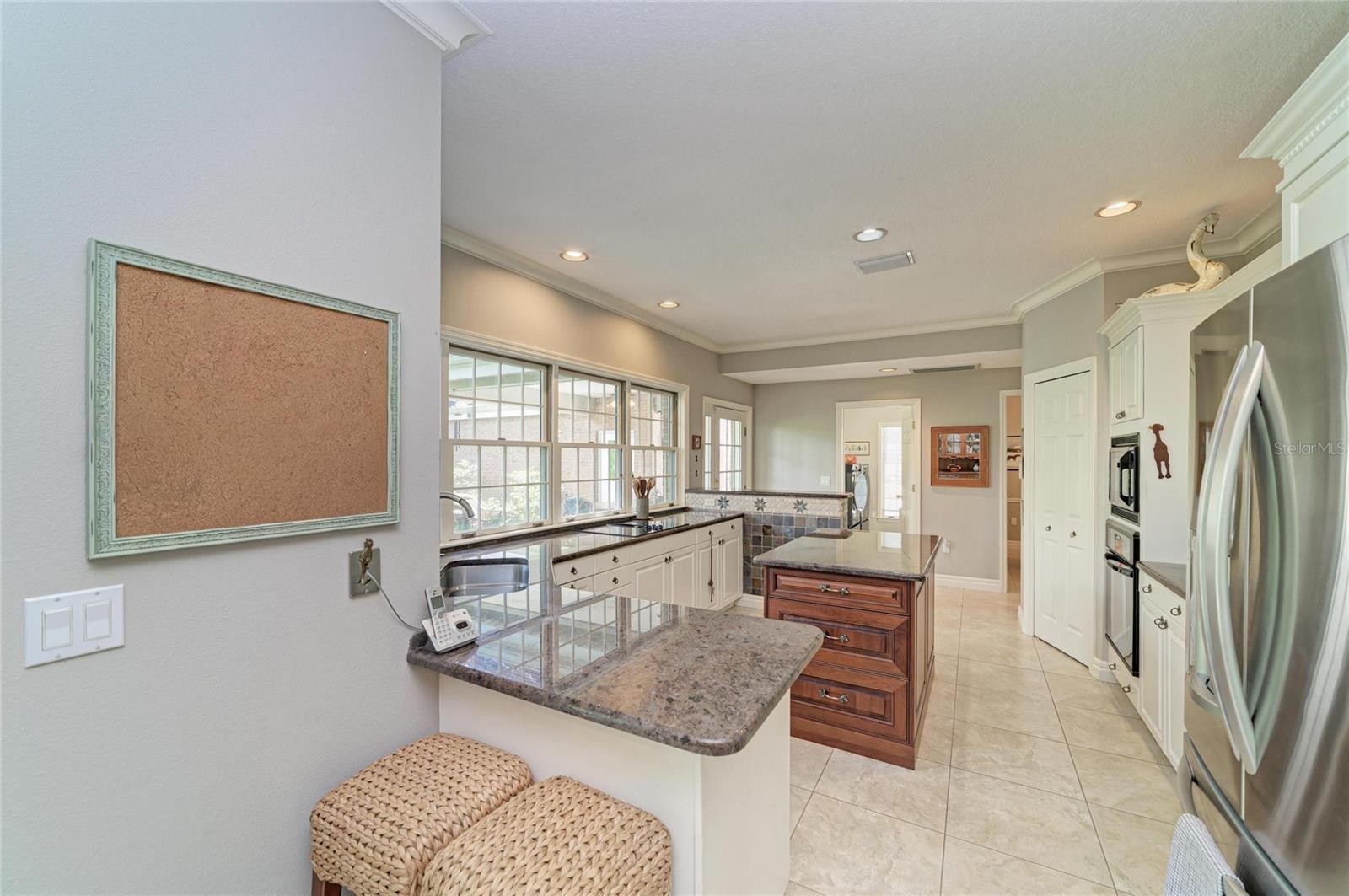 3706 AVENIDA MADERA