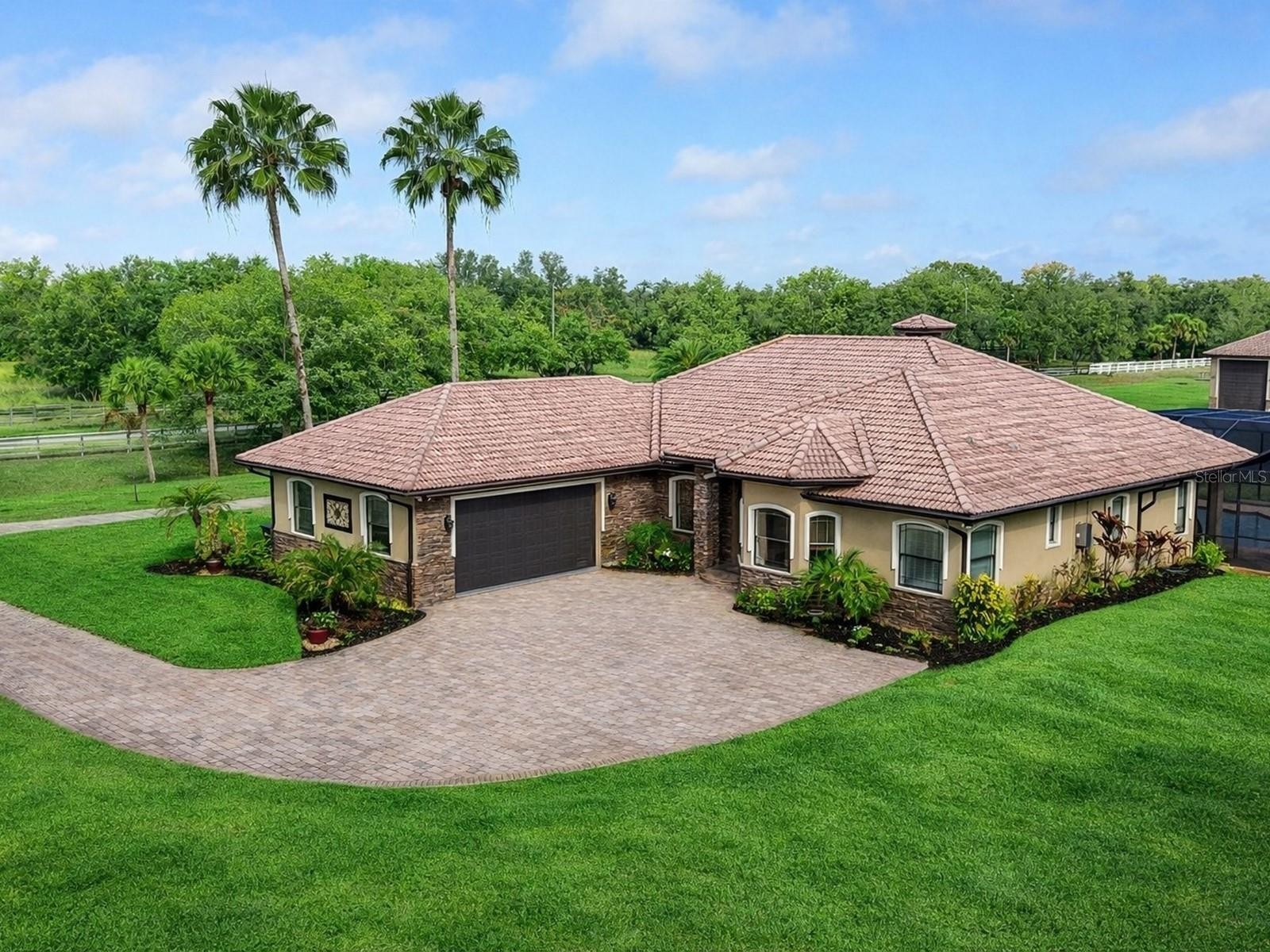 17001 DEER PRAIRIE DR