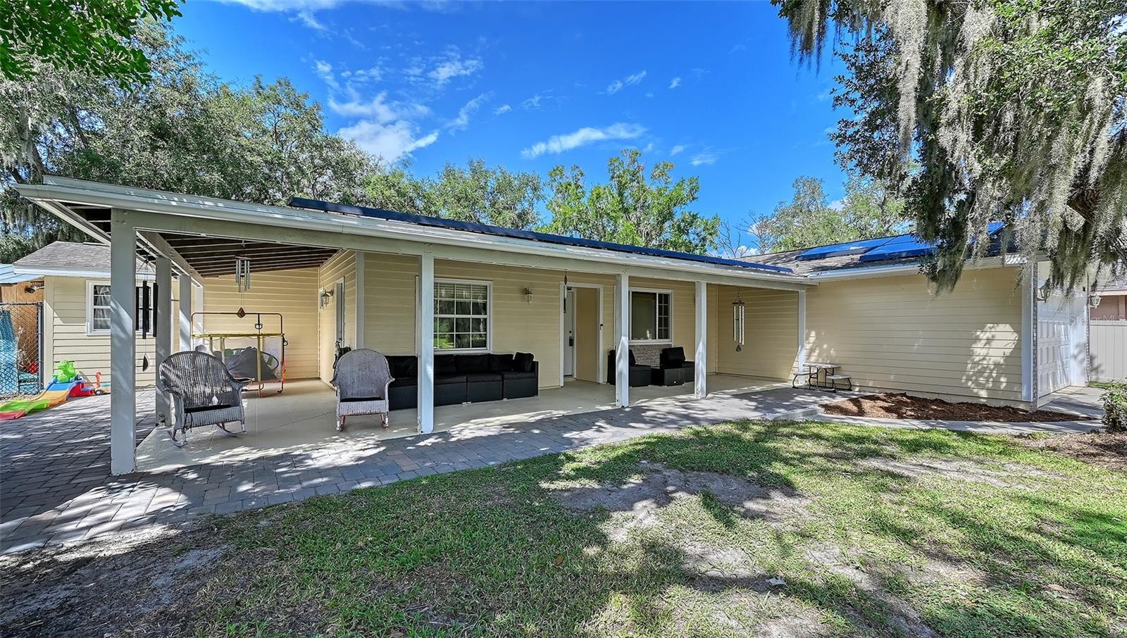 5107 WOODLAWN CIR W