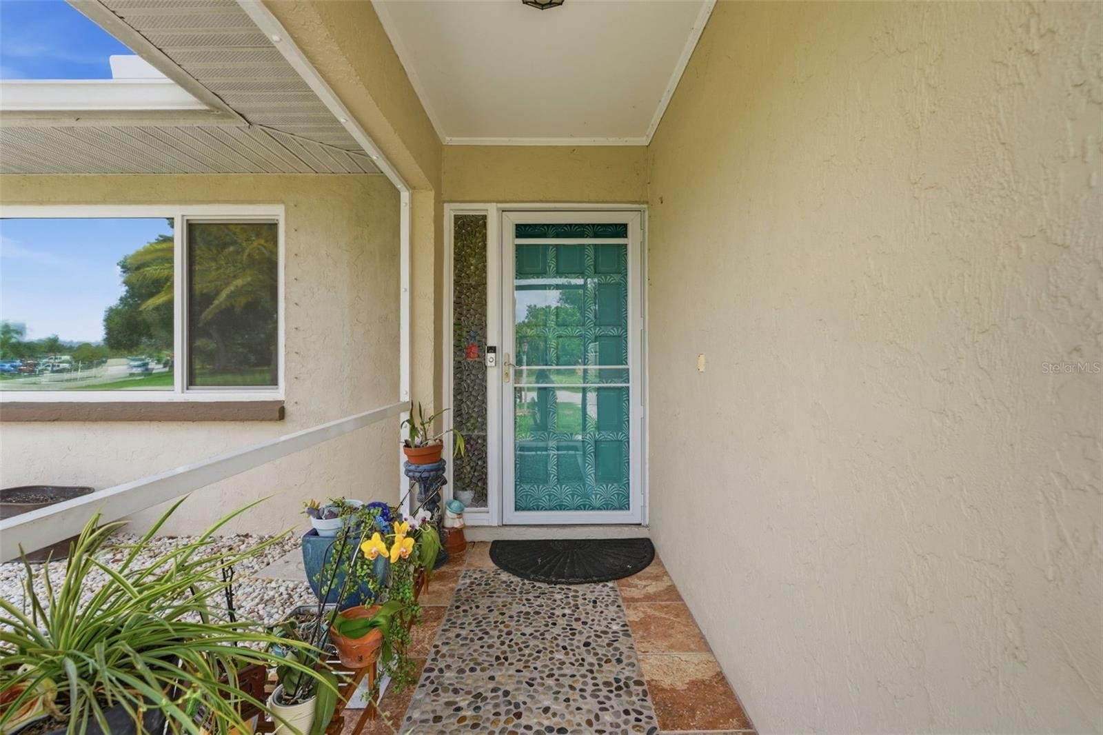 290 CAPRI AVE